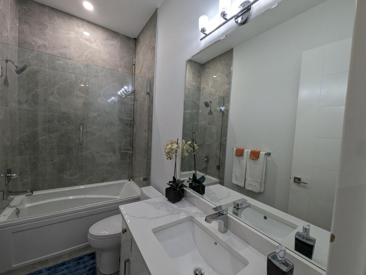Modern & Luxurious Suites In Σάρρεϋ Εξωτερικό φωτογραφία
